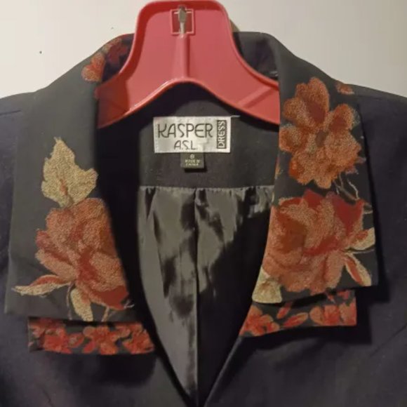 Womans Jacket - Picture 4 of 5